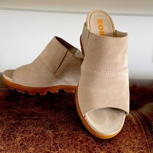 Sorel suede wedge